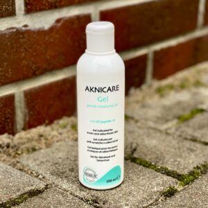 AKNICARE Gentle Cleansing Gel