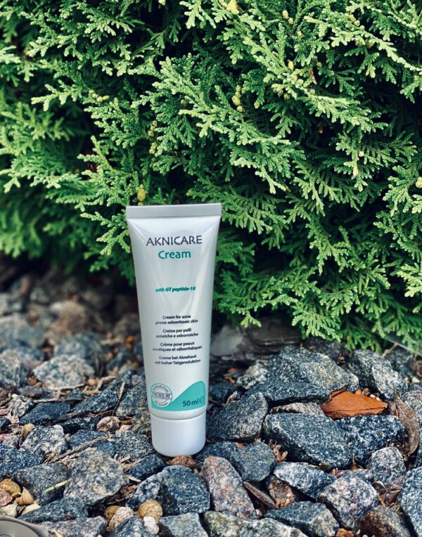 AKNICARE Cream